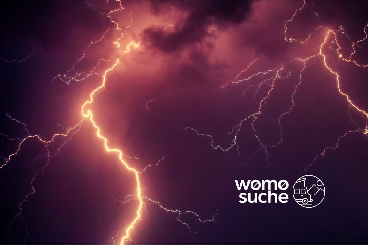 Gewitter auf dem Campingplatz - Bin ich im Wohnmobil sicher?