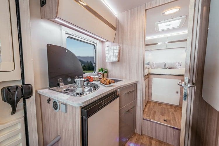 Ahorn Act 690 - Teilintegriertes Wohnmobil in Siegen