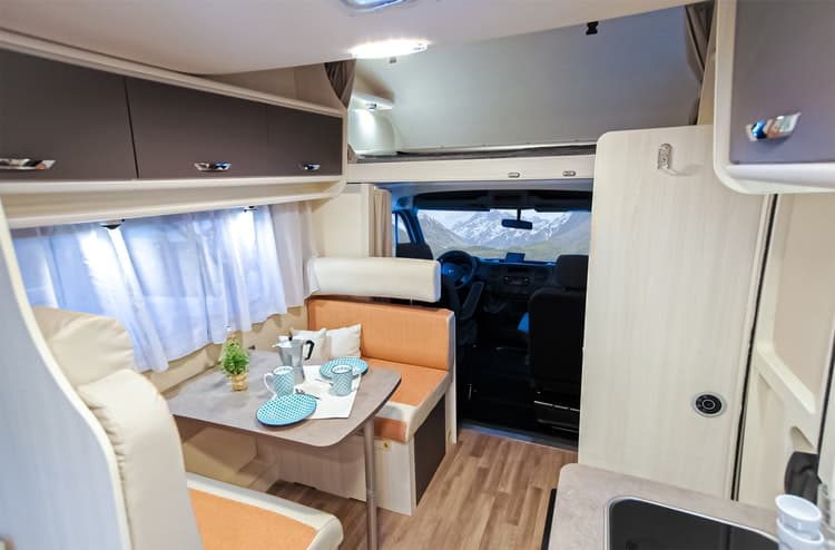 Ahorn ECO 660 - Alkoven Wohnmobil in Siegen