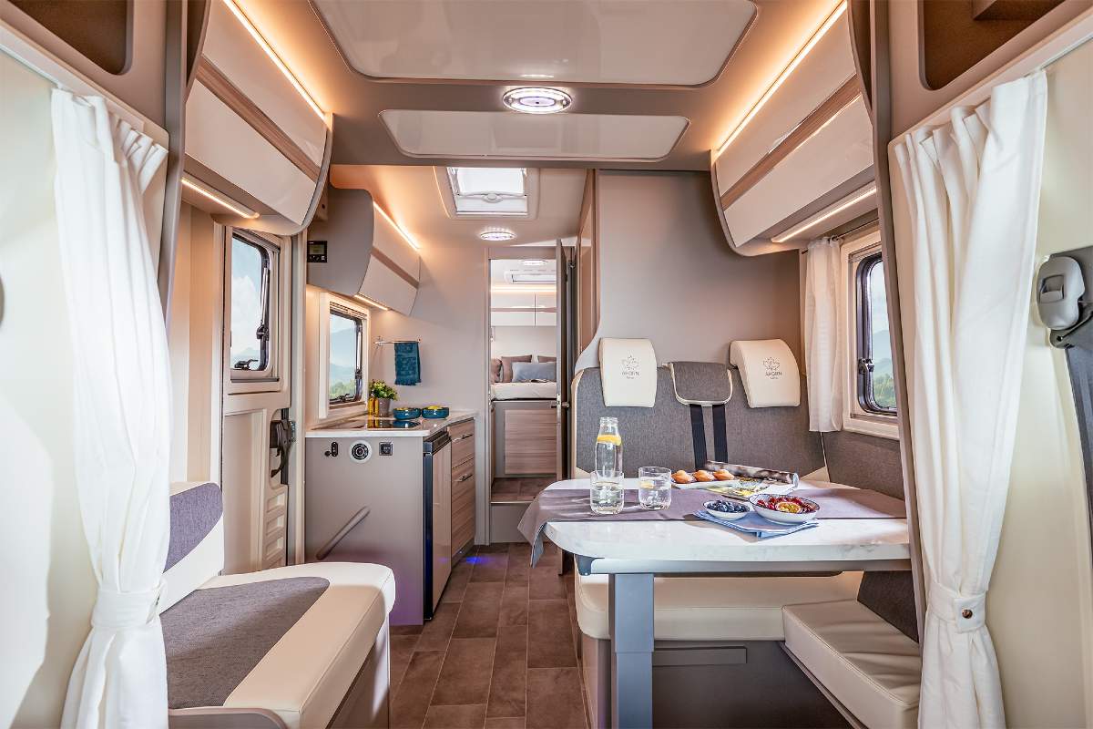 Ahorn T690 - Teilintegriertes Wohnmobil in Ostrach