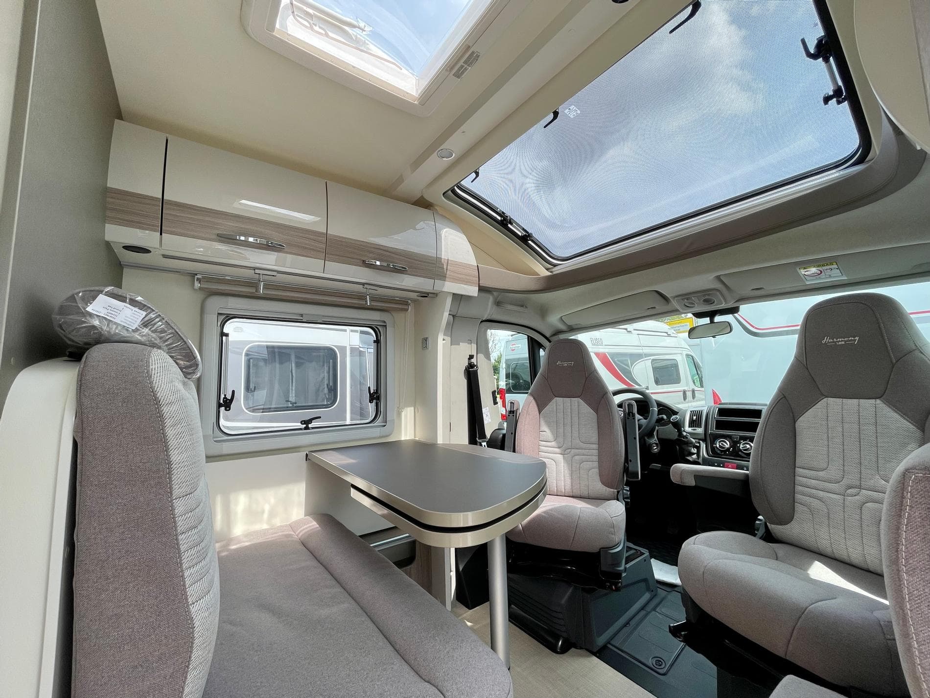 Bürstner Travel Van T 590 G - Teilintegriertes Wohnmobil in Sangerhausen