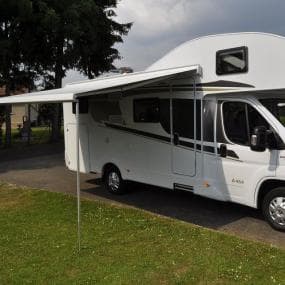 Carado A 464 - Alkoven-Wohnmobil für 6 Personen in Elbtal-Elbgrund