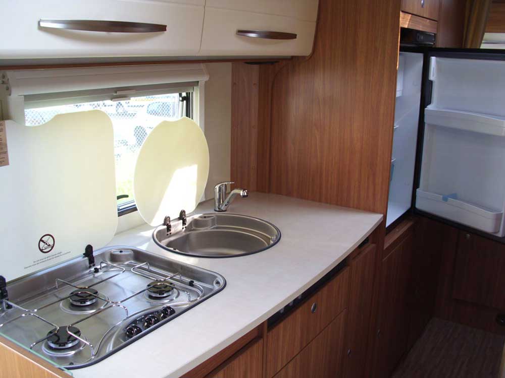 Carado A 464 - Großräumiges Wohnmobil für die ganze Familie - in Leverkusen