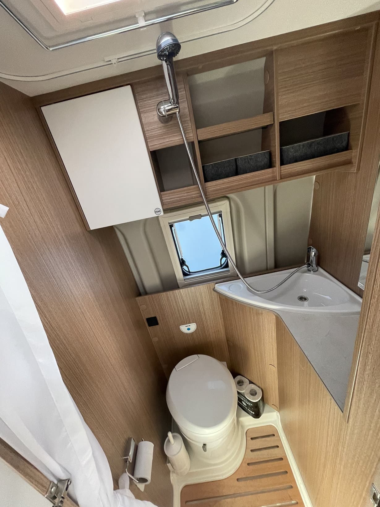 Carado CV 640 15Jahres Edition - Kompaktes Wohnmobil in Schwerin