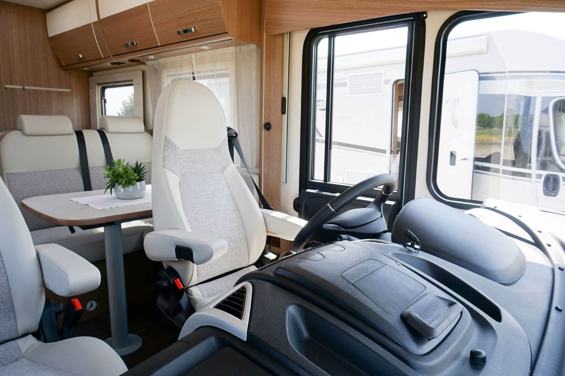 Carado I 449 “Bruno” - Für Liebhaber gehobener Ausstattung und große Familien - in Cottbus