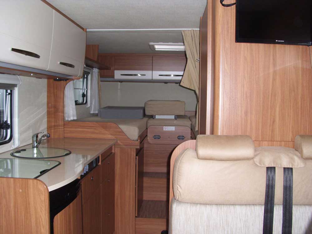 Carado T 337 - Gepflegtes Wohnmobil mit 2 Einzelbetten - in Leverkusen, Sat Anlage, Markise Fahrradträger