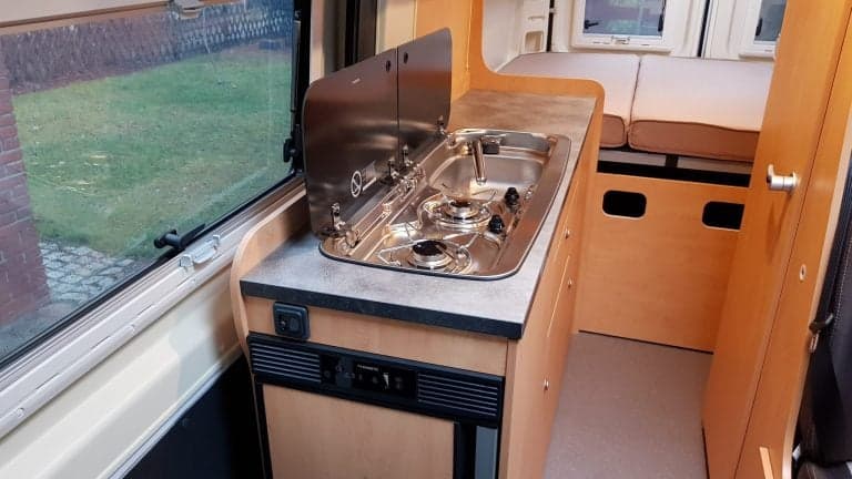 Clever Celebration Light – Wohnmobil mit großer Solaranlage in Berlin