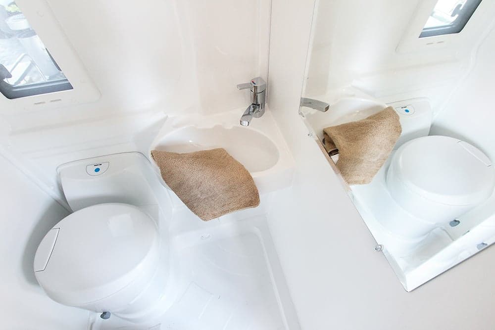 CLEVER Flex Kids 636 - schnittig und sparsam unterwegs - Wohnmobil in Güster - Bild 1