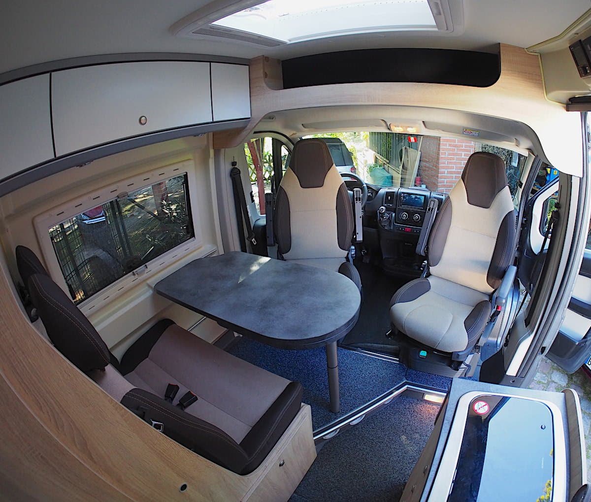 Clever Kastenwagen - Wohnmobil mit 2-4 Sitz/Schlafplätzen in Berlin Ost