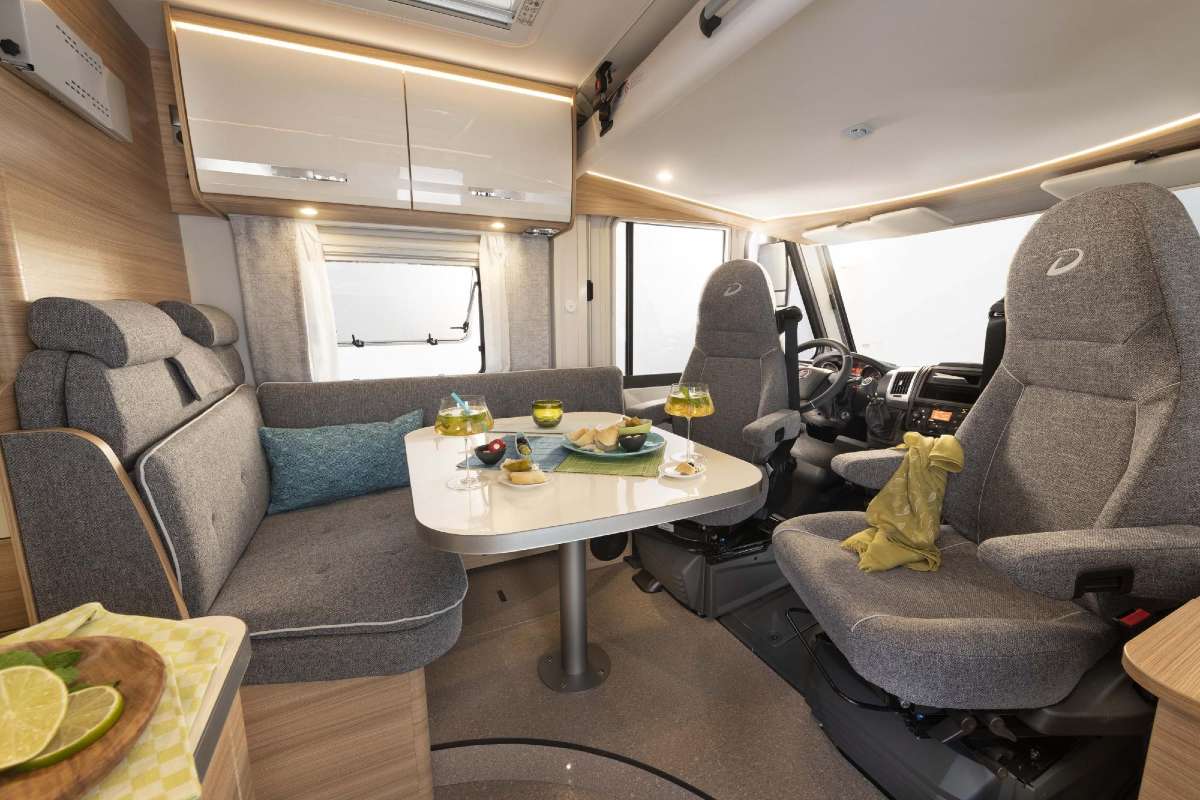 Compact Luxury - Dethleffs Globebus I 6 - Vollintegriertes Wohnmobil in Fraunberg (MUC)