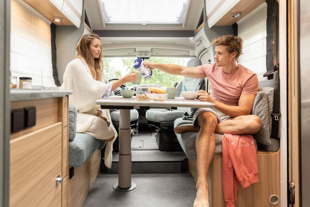 Compact Plus - Dethleffs Just 90 T 6752 DBL - Teilintegriertes Wohnmobil in Isny im Allgäu