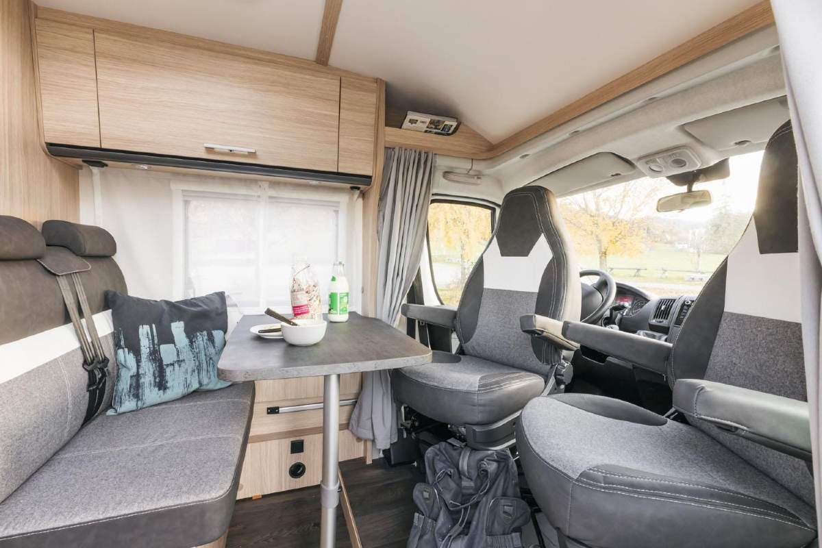 Compact Plus - Sunlight V 66 - Teilintegriertes Wohnmobil in Wittlich