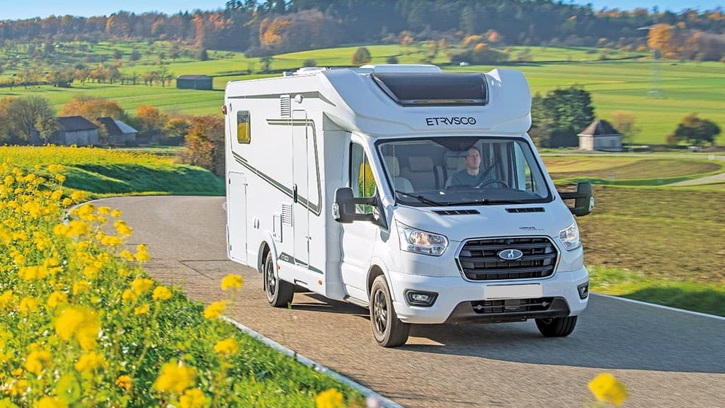 Etrusco T 7.3 SF - Teilintegriertes Wohnmobil in Bisingen