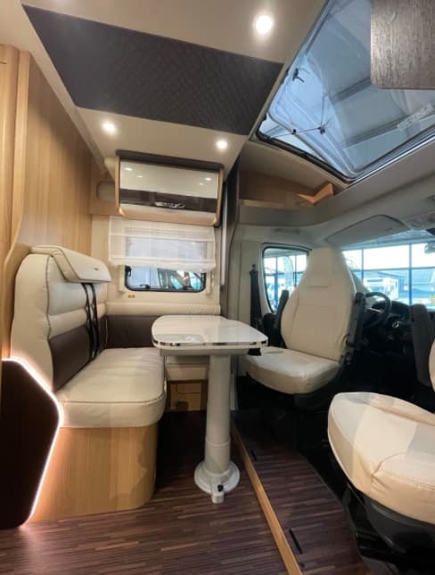 Forster T 659 EB Livin up - Teilintegriertes Wohnmobil in Kirchberg