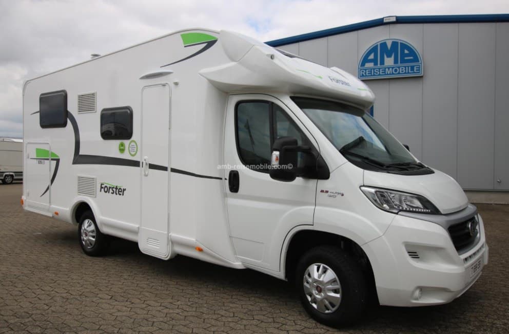 Forster T 699 EB - Teilintegriertes Wohnmobil in Kirchberg