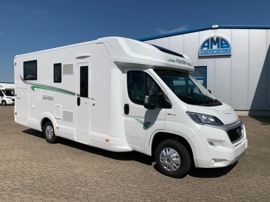 Forster T 741 QB - Teilintegriertes Wohnmobil in Kirchberg - Bild 1