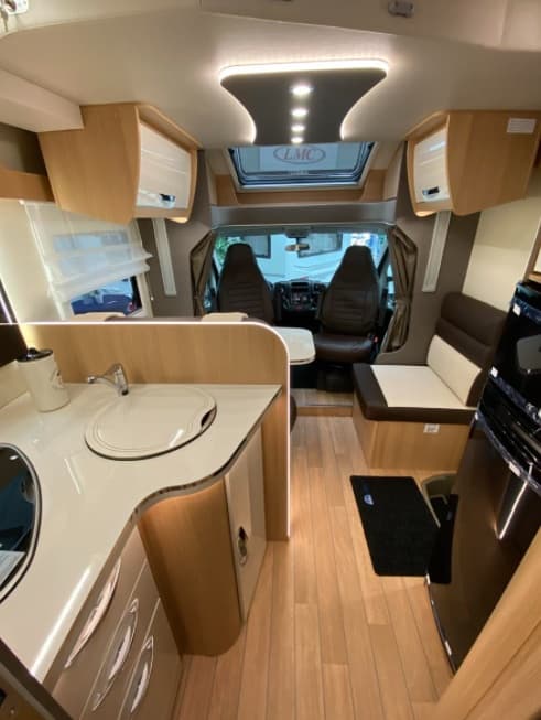 Forster T 741 QB - Teilintegriertes Wohnmobil in Kirchberg