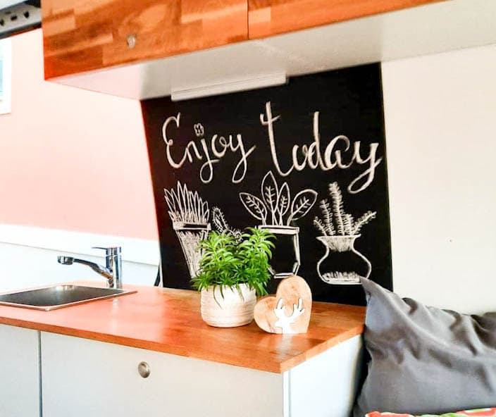 Gido: Energie- und Raumwunder. Autark und individuell ausgebaut- Wohnmobil in Leipzig