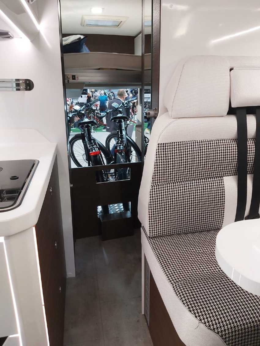 Karmann Davis 630 - das perfekte Wohnmobil für (E-) Biker - in Niederkrüchten