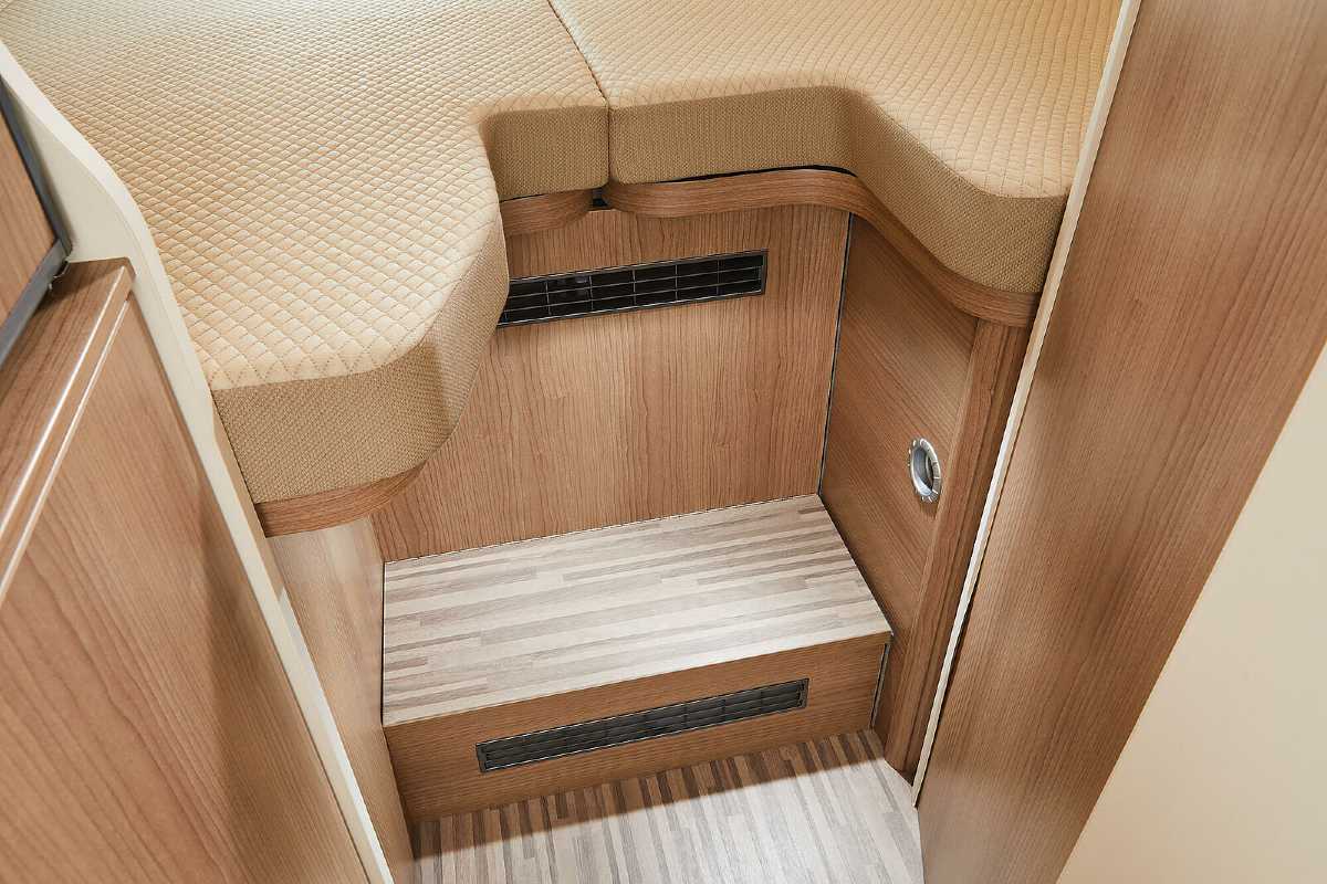 Malibu Van Charming Coupe 640 LE - Wohnmobil in Glashütten