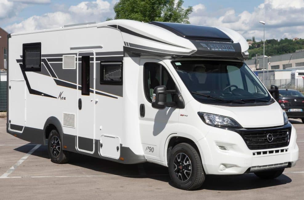 Mobilvetta P 90 - Teilintegriertes Wohnmobil in Kirchberg