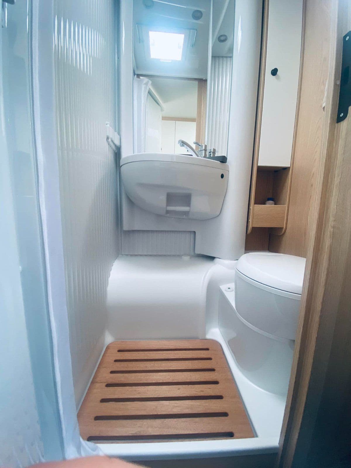 Nagelneues Sunlight V60 Wohnmobil in Pegnitz