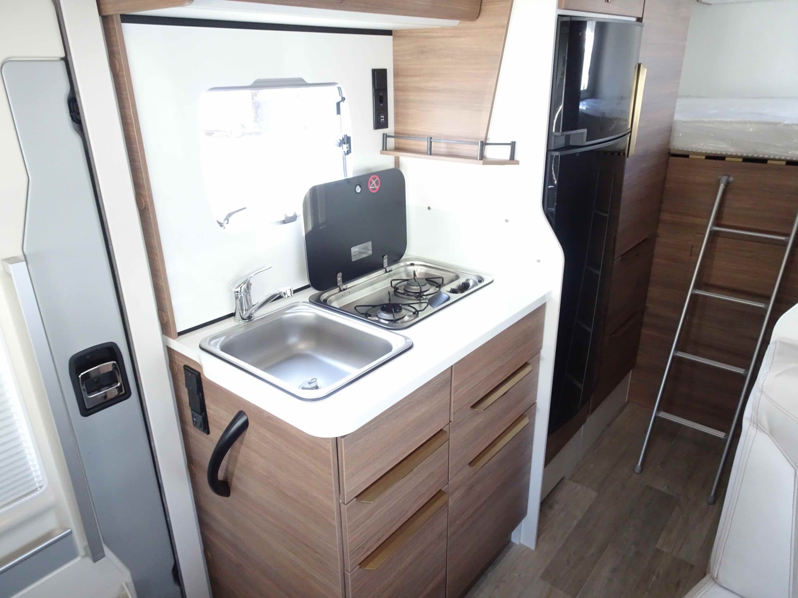 Pilote C690 G - Alkoven mit Klimaanlage und 3 Doppelbetten in Bad Zurzach (Schweiz)