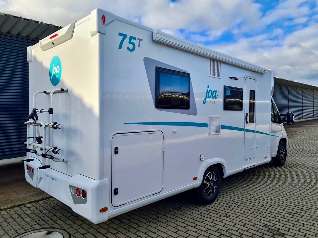 Pilote Joe 75T - Wohnmobil mit 2 Längsbetten in Bad Zurzach (Schweiz)