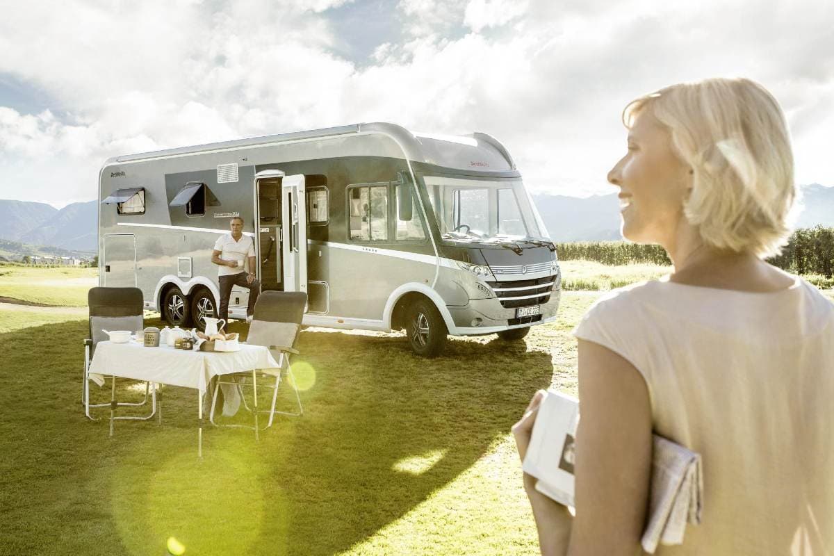 Premium Luxury - Dethleffs Globetr. XL I 7850-2 EB - Vollintegriertes Wohnmobil in Friedberg (Frankfurt) - Bild 1