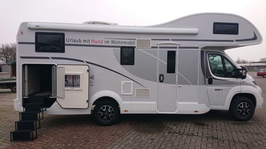 ROLLER TEAM ZEFIRO 284 M - Waumobil "YLVI" - Alkoven Wohnmobil in Ganderkesee