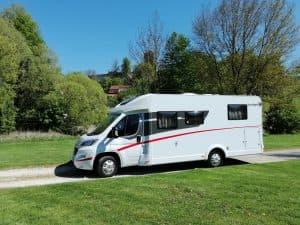 Sunlight T 68 - Teilintegriertes Wohnmobil in Pappenheim - Bild 1