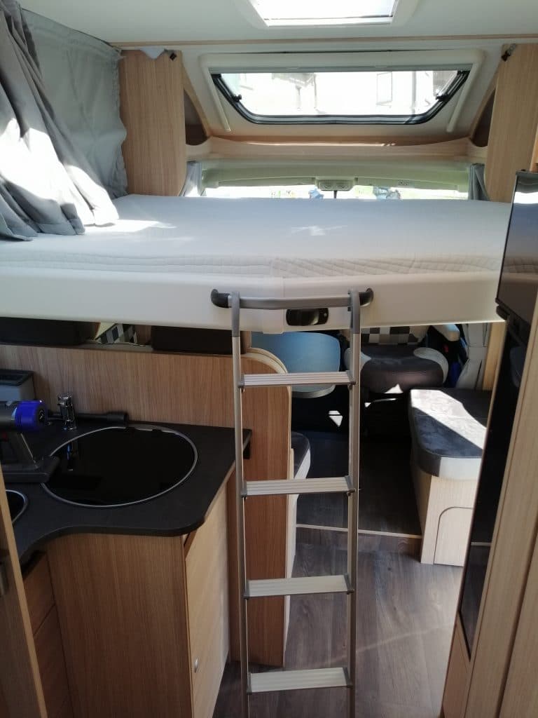 Sunlight T 68 - Teilintegriertes Wohnmobil in Pappenheim