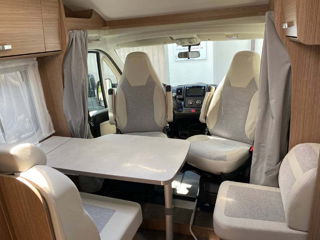 Teilintegriertes Wohnmobil 3 Personen - Carado V132 - in München