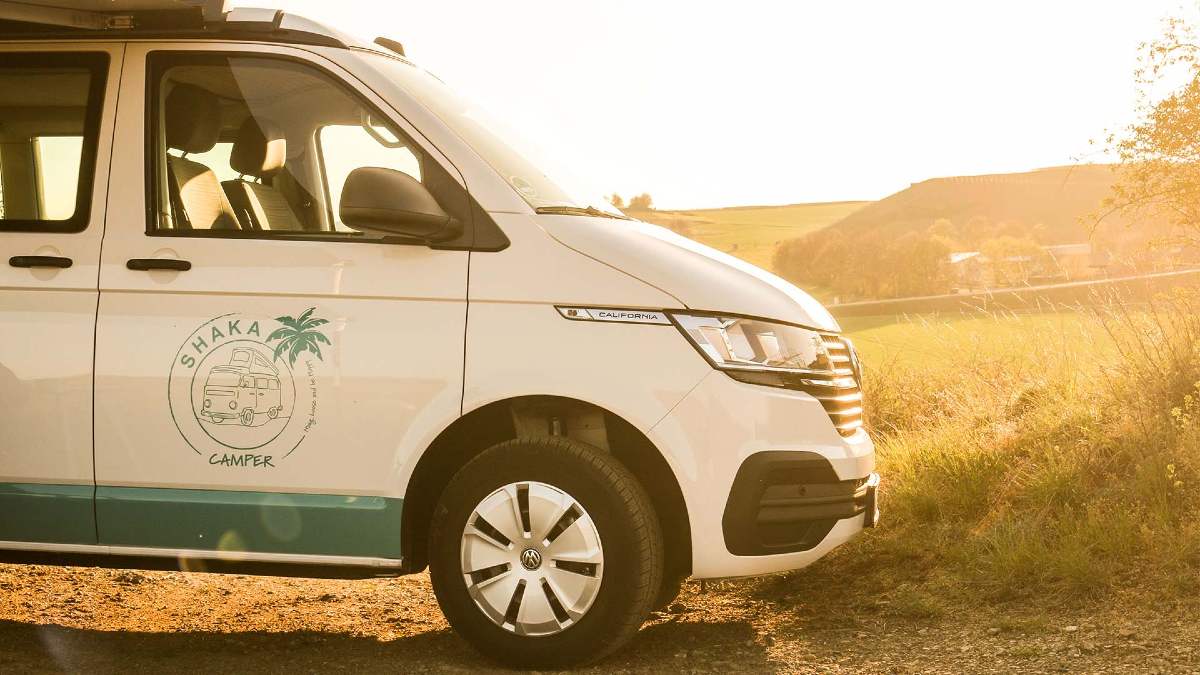 VW California T6.1 Ocean "Maui Dog" - Camper in Obertshausen