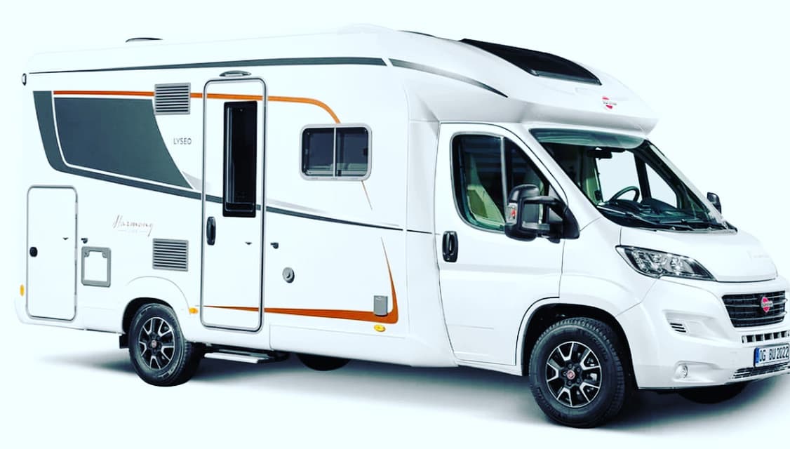 Luxus Wohnmobil Bürstner Lyseo mit komplettem Inventar in Menden/ Fröndenberg / NRW / Klimaanlage / für 4Personen
