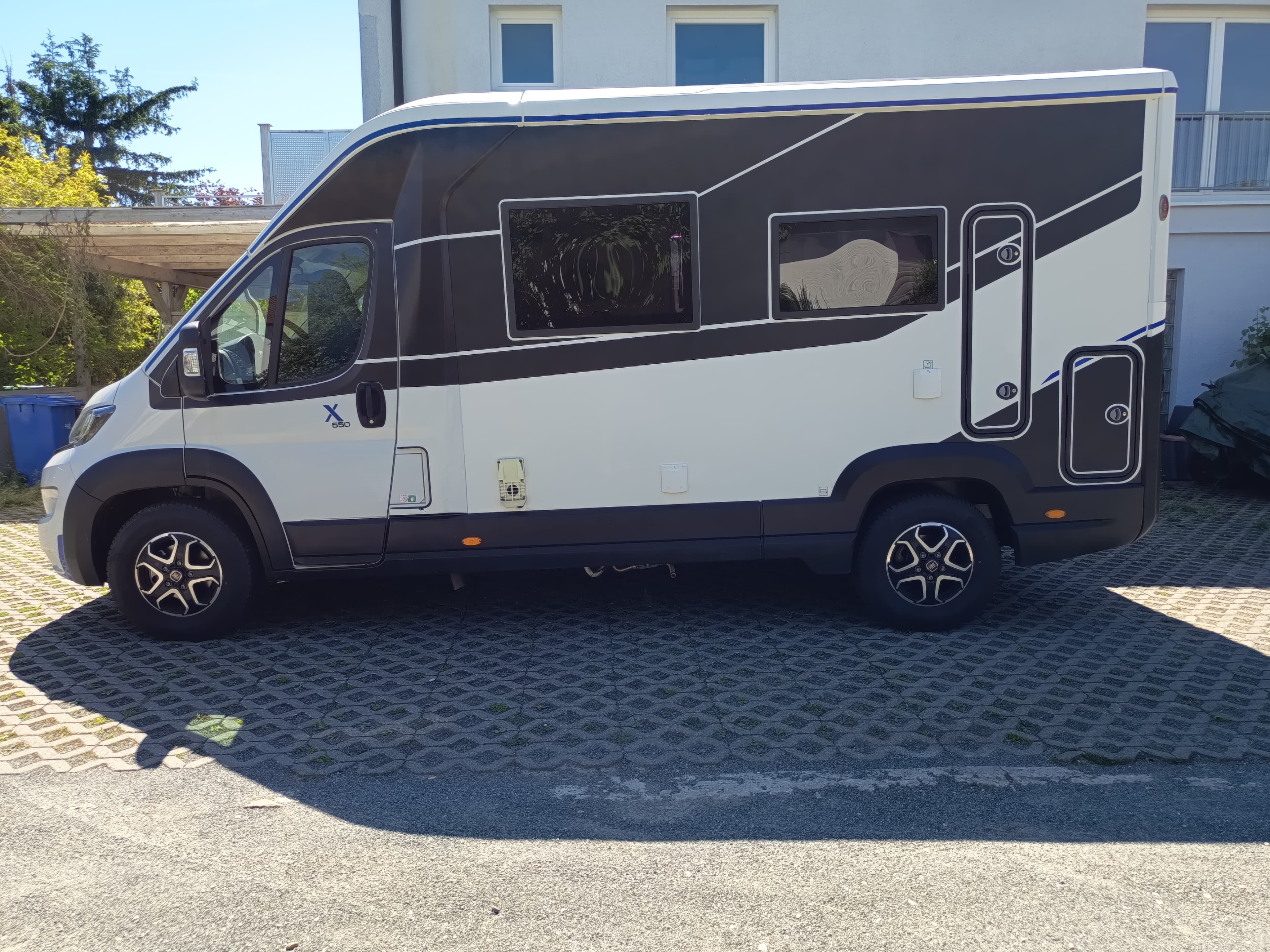Innen groß, außen Bus! Ideal für 2 Personen - Bild 1