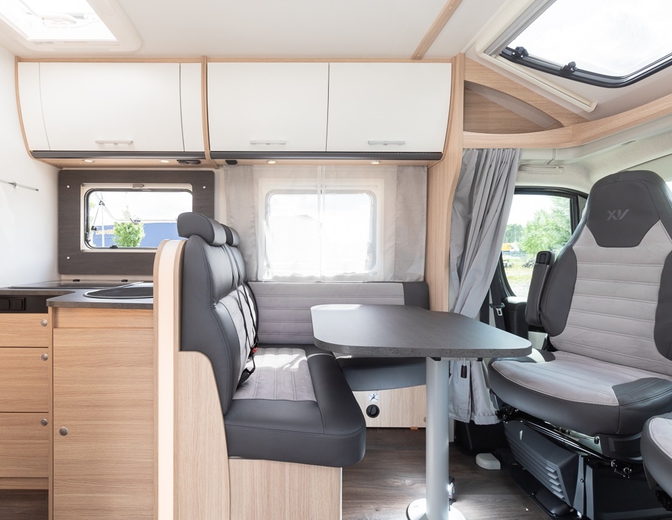 Sunlight T 68 - komfortables, teilintegriertes Wohnmobil für 2-4 Personen - in Schutterwald