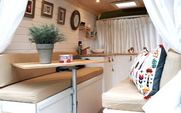 Lotte: Außen Secret - Innen Camper, individuell ausgebautes Wohnmobil in  Leipzig mieten