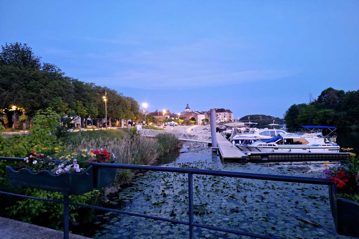 Abendstimmung im Hafen von Seurre