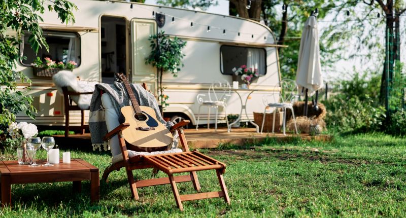 Campingbusse sind klein, kompakt und zweckmäßig. Das gilt auch für den Sanitärbereich.